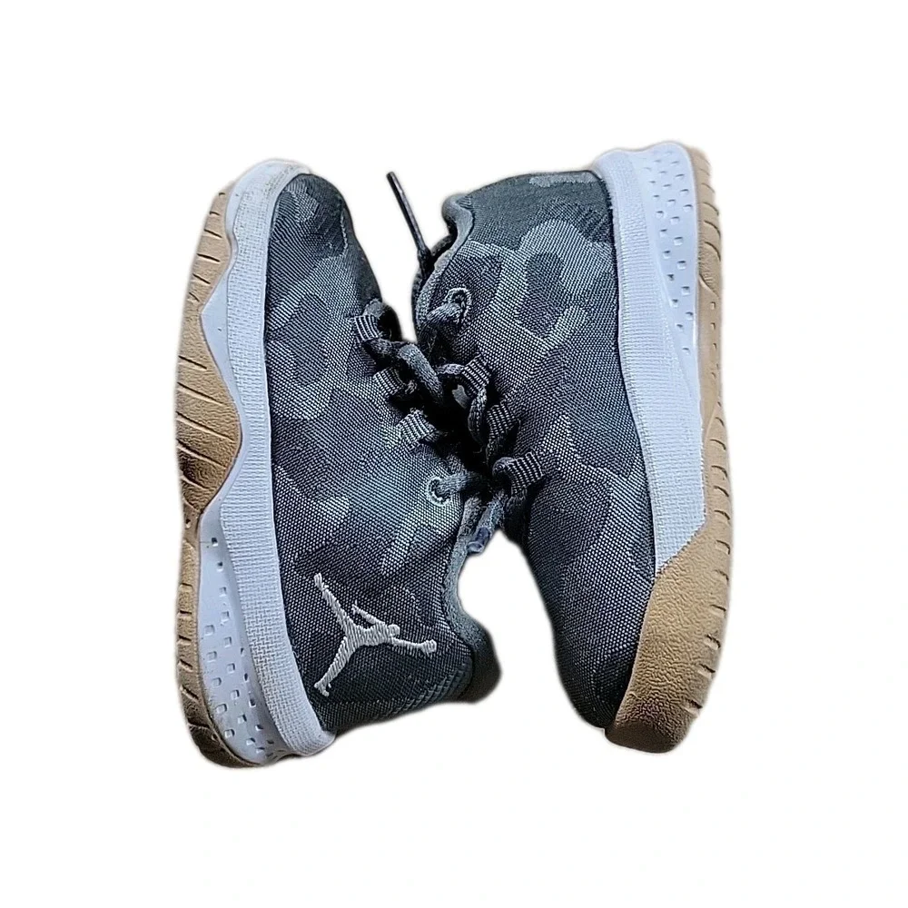Nike toddler air